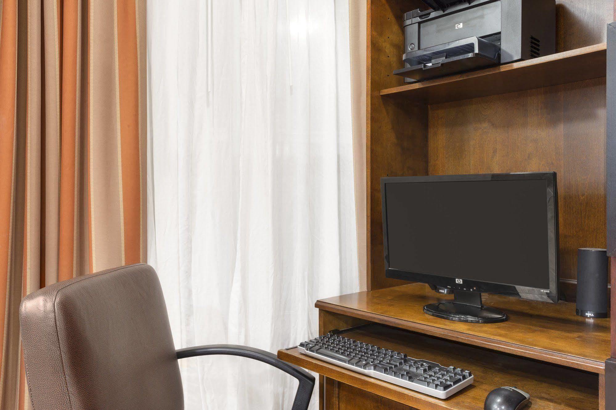 Country Inn & Suites By Radisson, Bloomington-Normal Airport, Il Ngoại thất bức ảnh